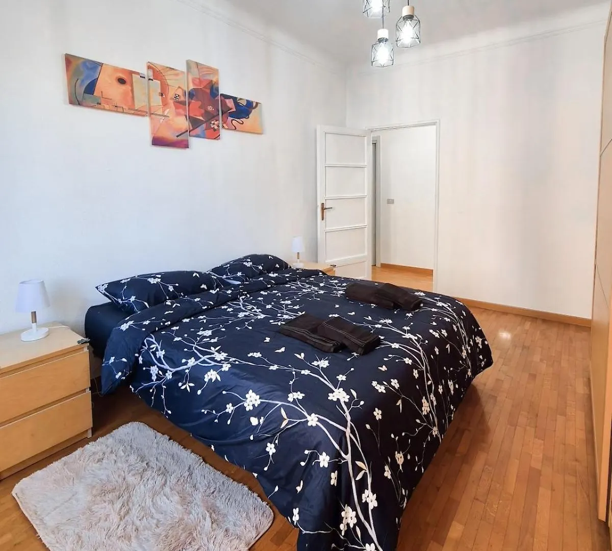 Comfortable Two-Room Apartment In Milán Itálie